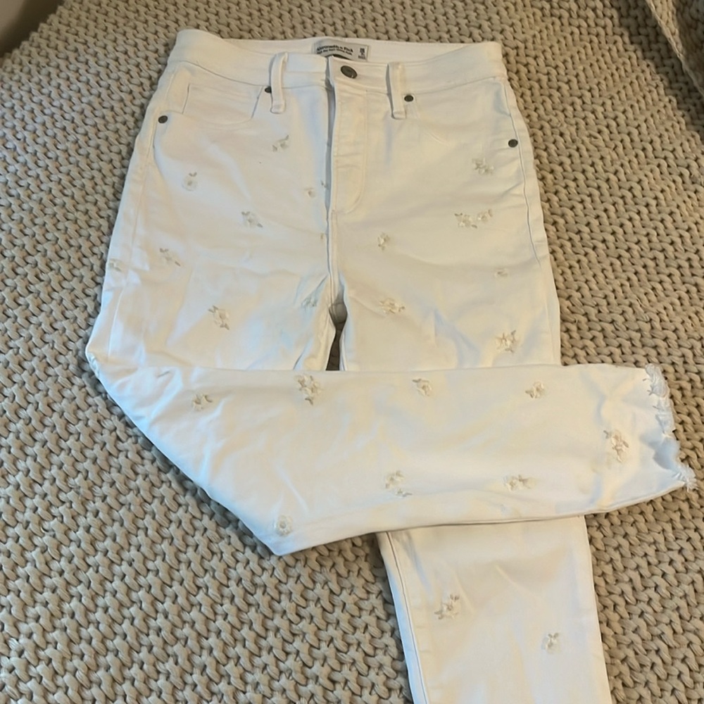 White flower high rise super skinny Abercombie and fitch jeans